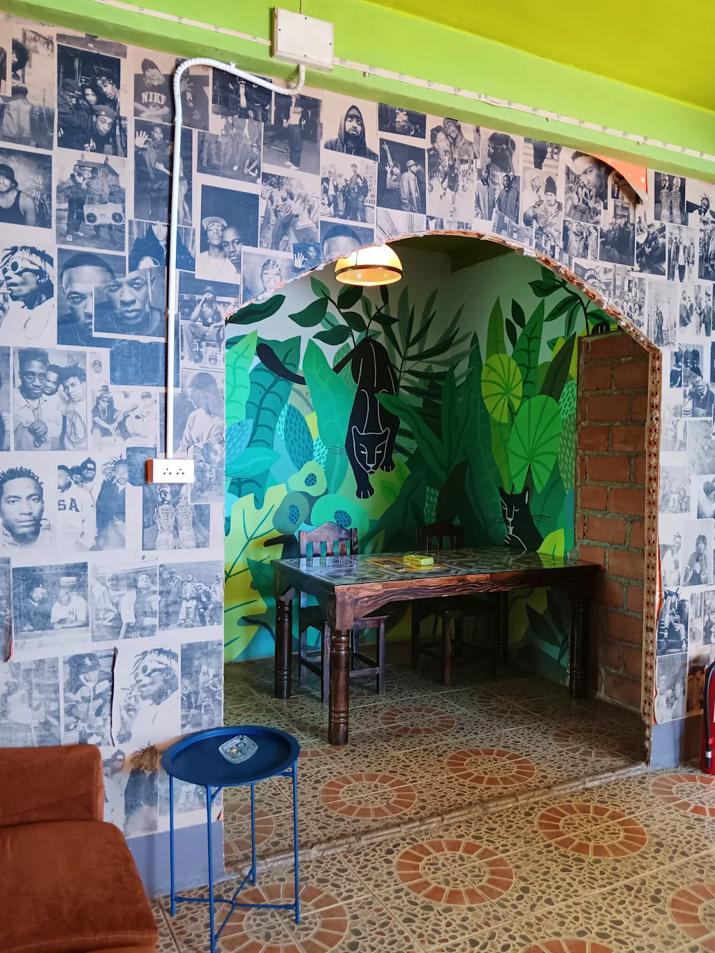 Art and decor at Happy House backpackers Thailand